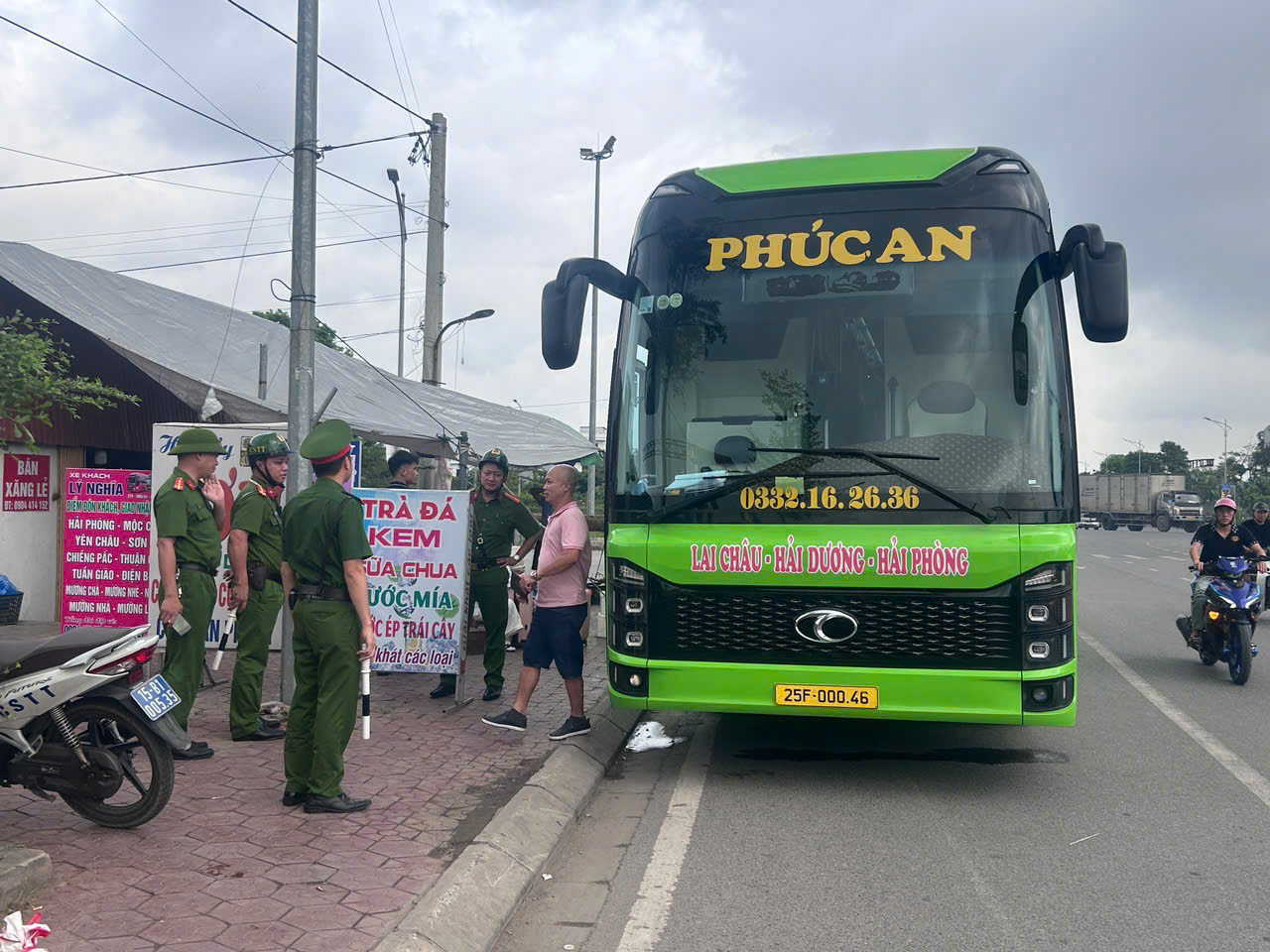 Công an phường Thủy Nguyên: Vận động 15 cá nhân cam kết không tái lấn chiếm vỉa hè
